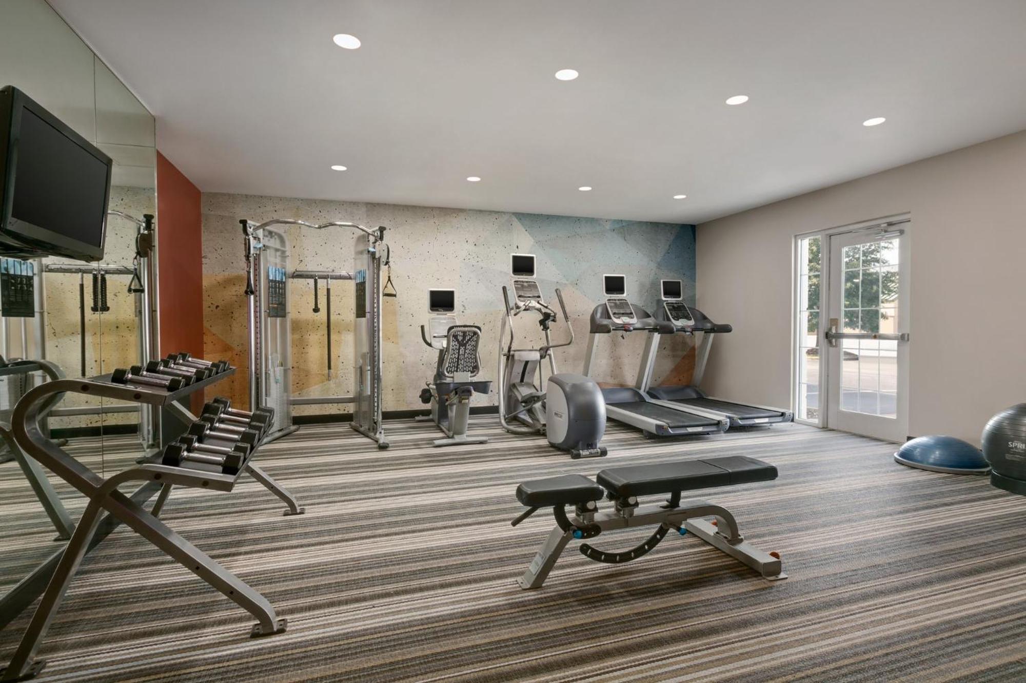 Candlewood Suites Columbus North, An Ihg Hotel Экстерьер фото