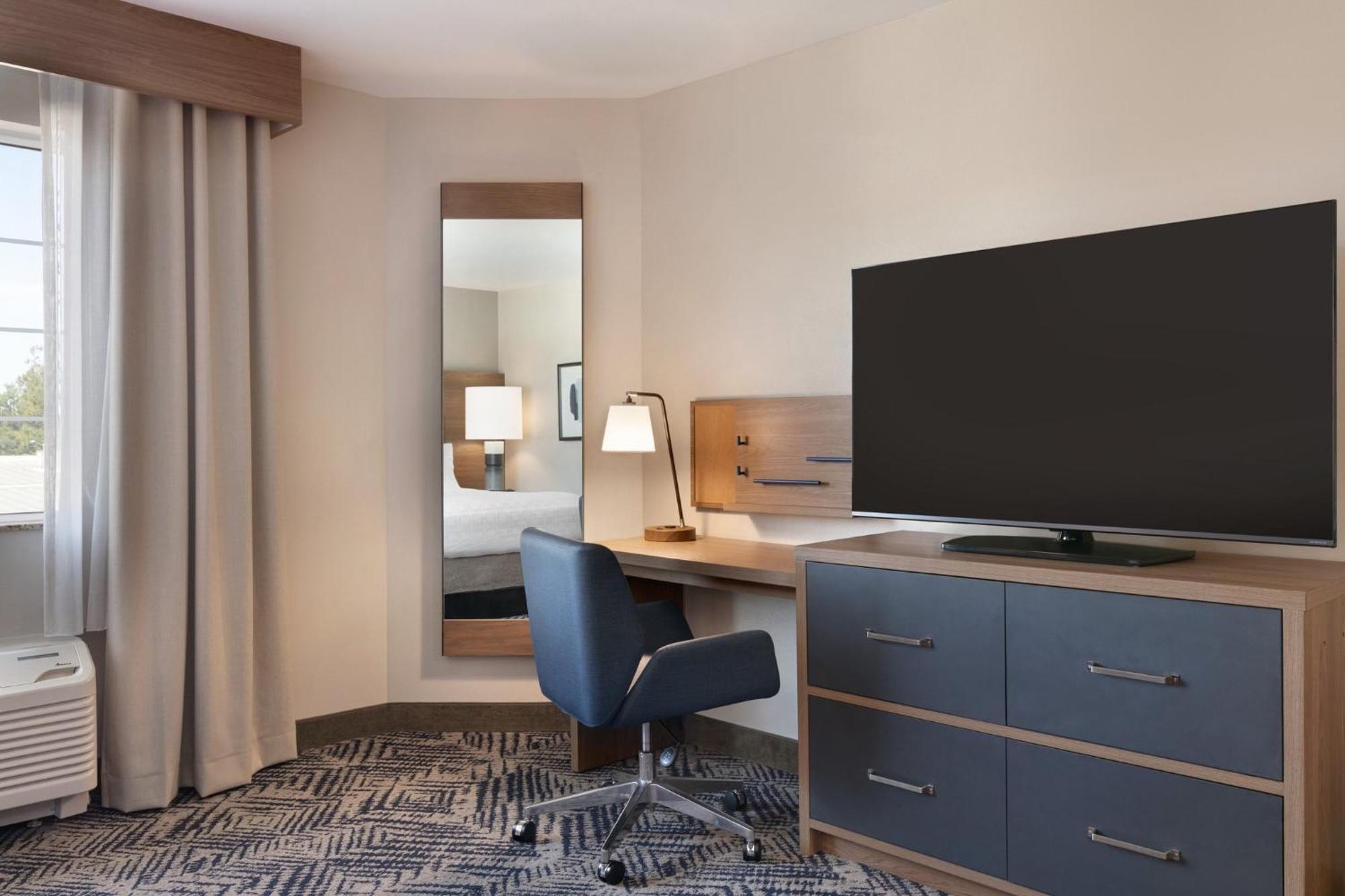 Candlewood Suites Columbus North, An Ihg Hotel Экстерьер фото