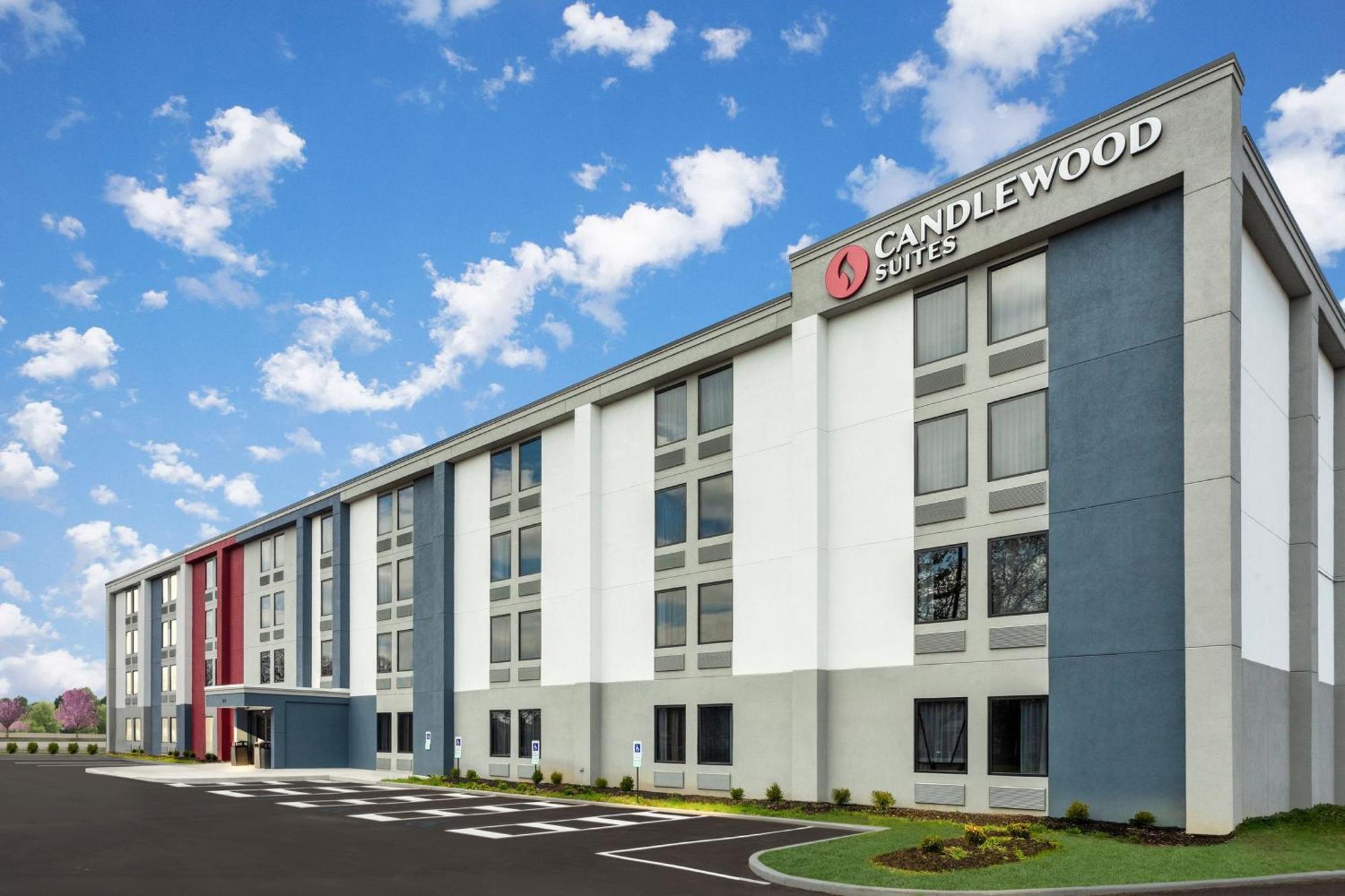 Candlewood Suites Columbus North, An Ihg Hotel Экстерьер фото