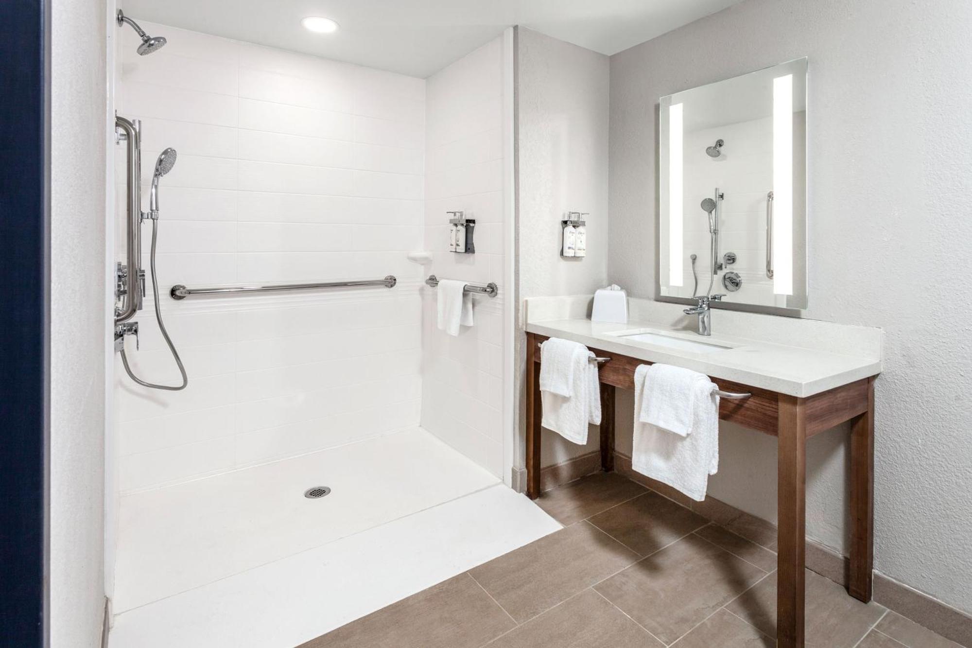 Candlewood Suites Columbus North, An Ihg Hotel Экстерьер фото
