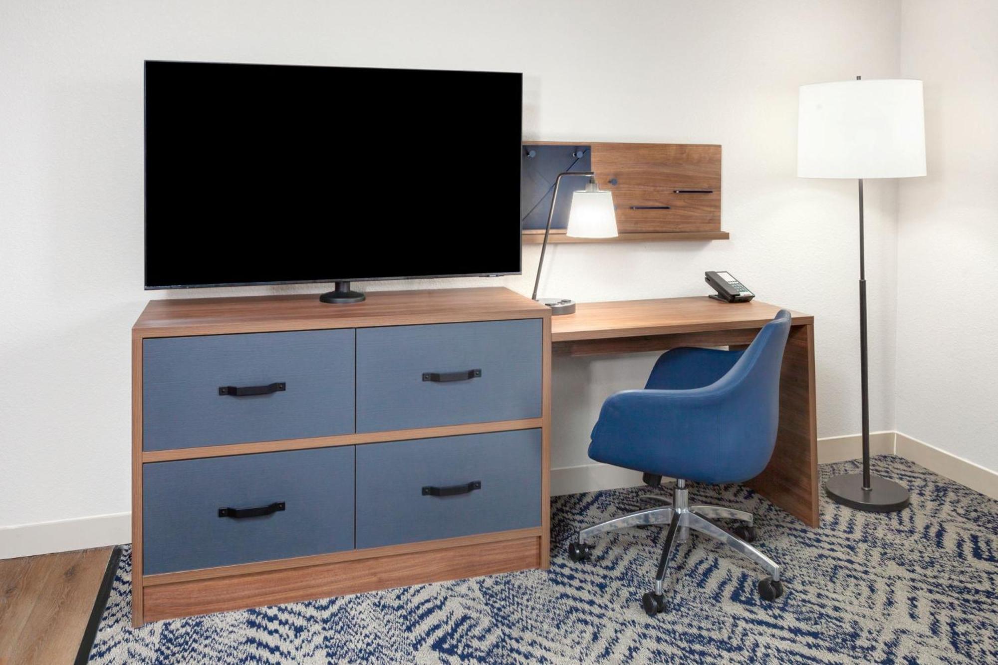 Candlewood Suites Columbus North, An Ihg Hotel Экстерьер фото