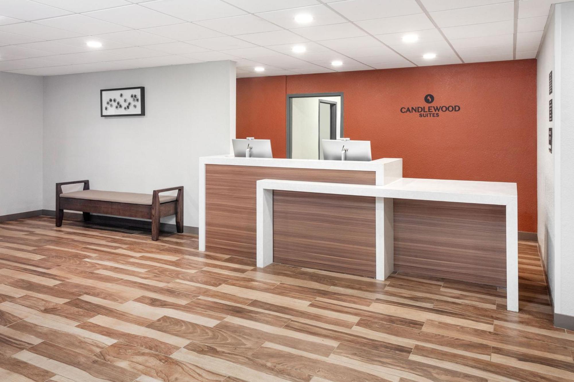 Candlewood Suites Columbus North, An Ihg Hotel Экстерьер фото