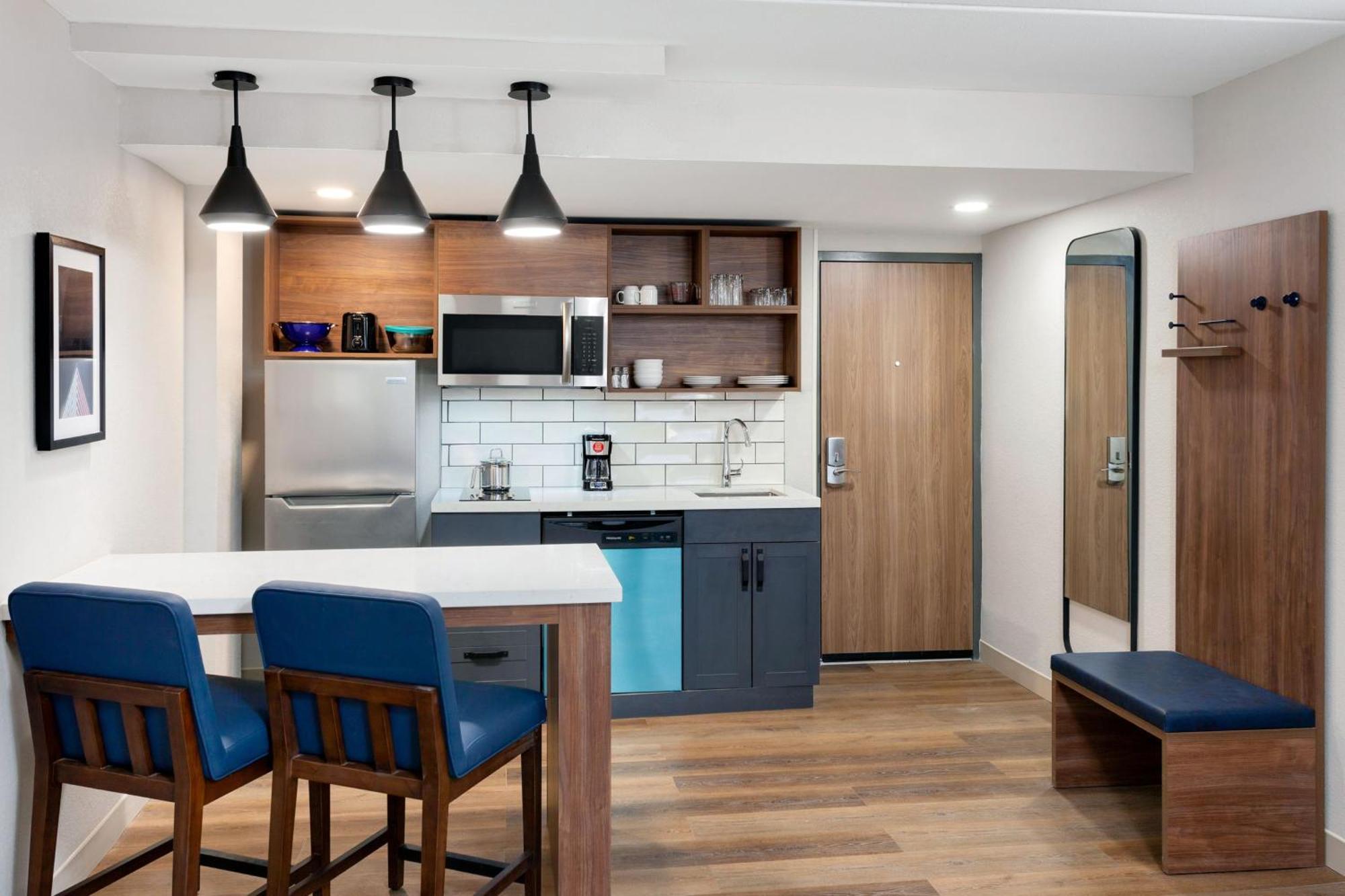 Candlewood Suites Columbus North, An Ihg Hotel Экстерьер фото