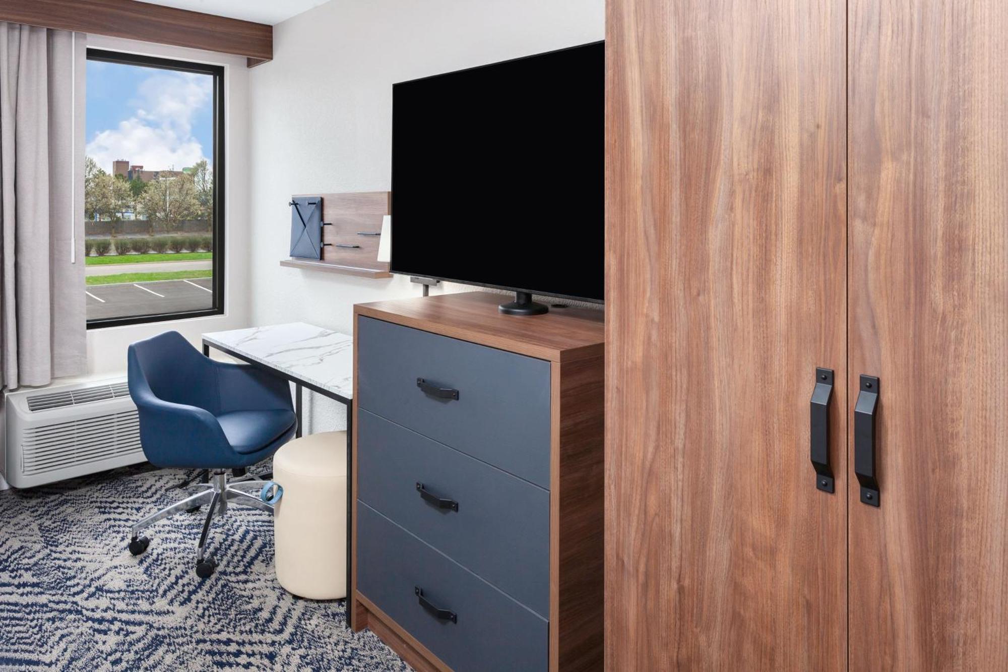 Candlewood Suites Columbus North, An Ihg Hotel Экстерьер фото