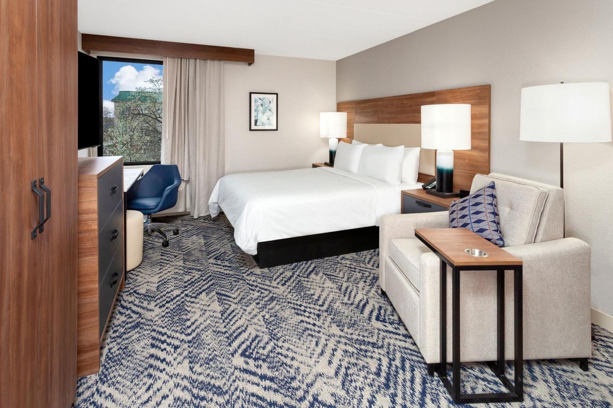 Candlewood Suites Columbus North, An Ihg Hotel Экстерьер фото
