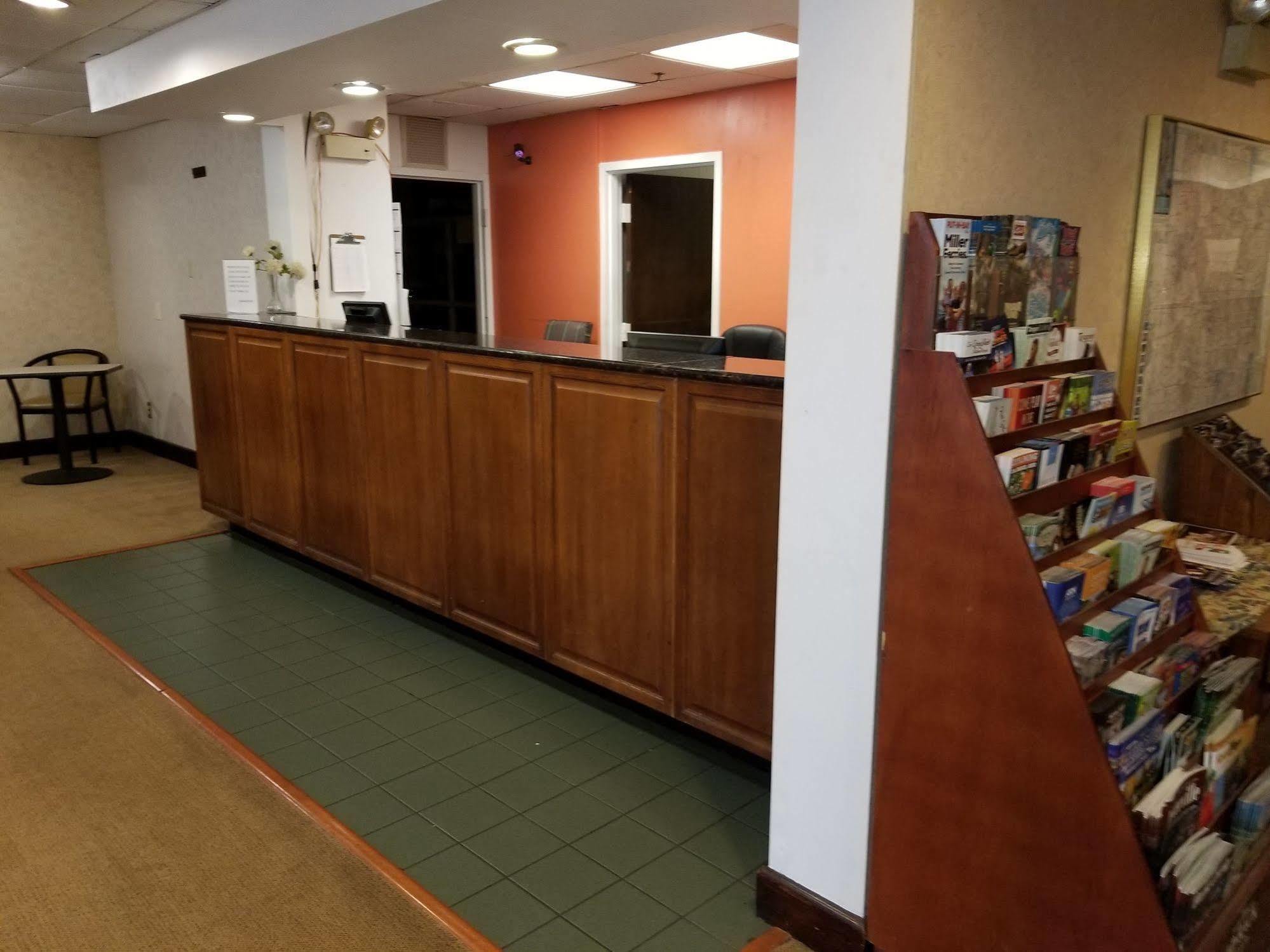 Candlewood Suites Columbus North, An Ihg Hotel Экстерьер фото